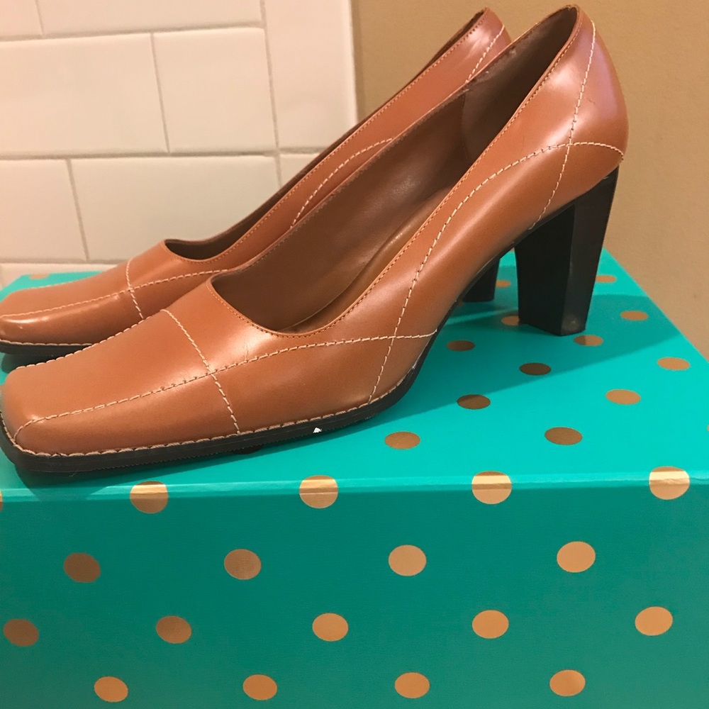 EUC Amanda Smith Pump